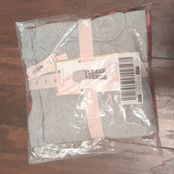 New Victoria secret Flannel Long-Sleeve Tee-Jama Set - Picture 4 of 5